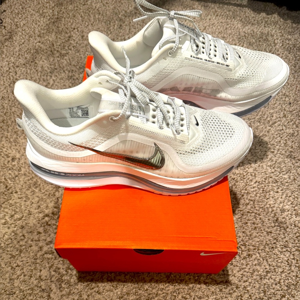 LIKE NEW!! WORN ONCE! Men's Size 12 Nike Pegasus Premium Shoes.